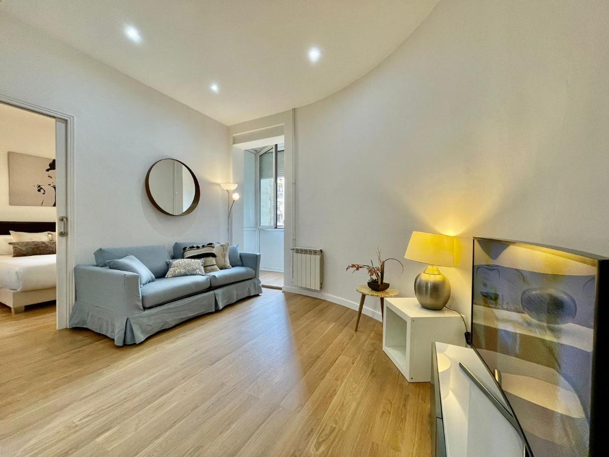 The Gaudi Suites II Barcelona Exterior photo