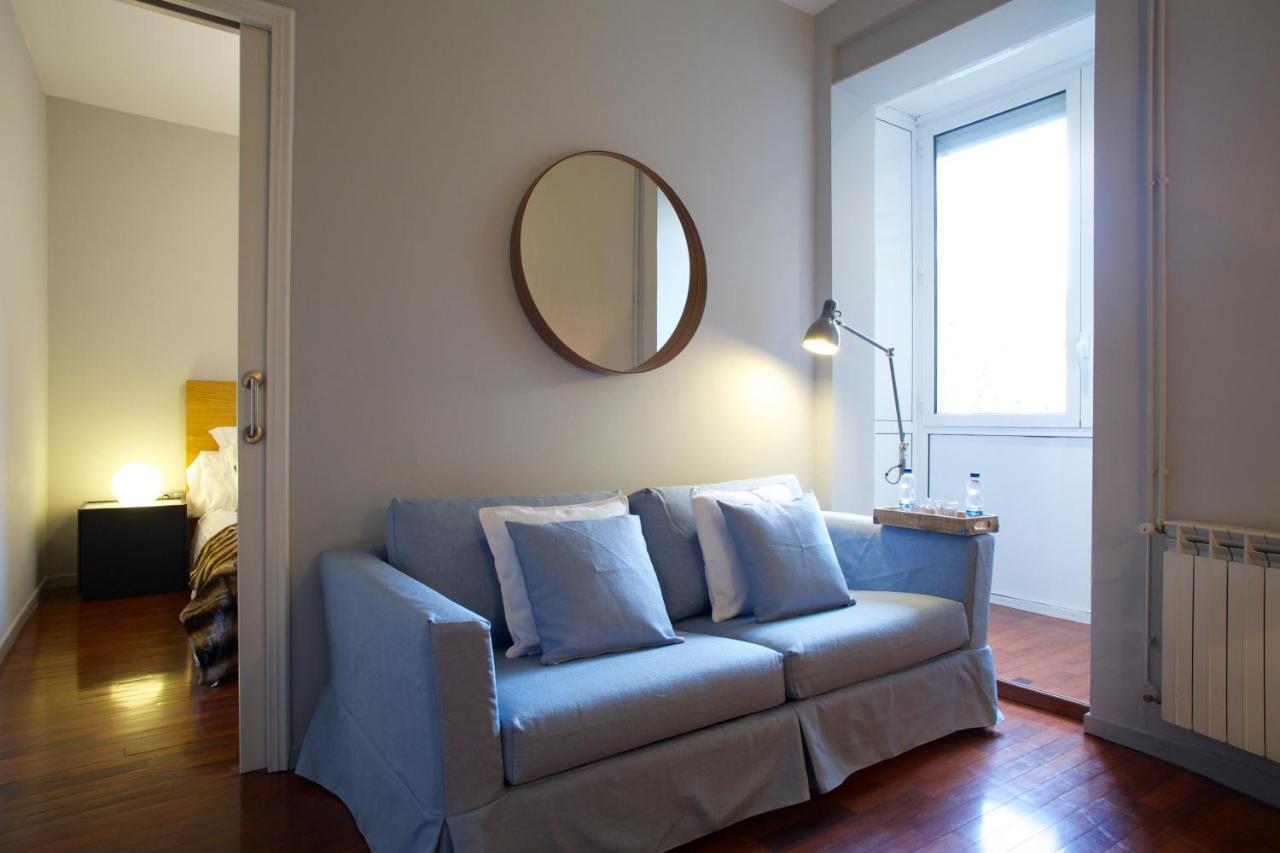 The Gaudi Suites II Barcelona Exterior photo