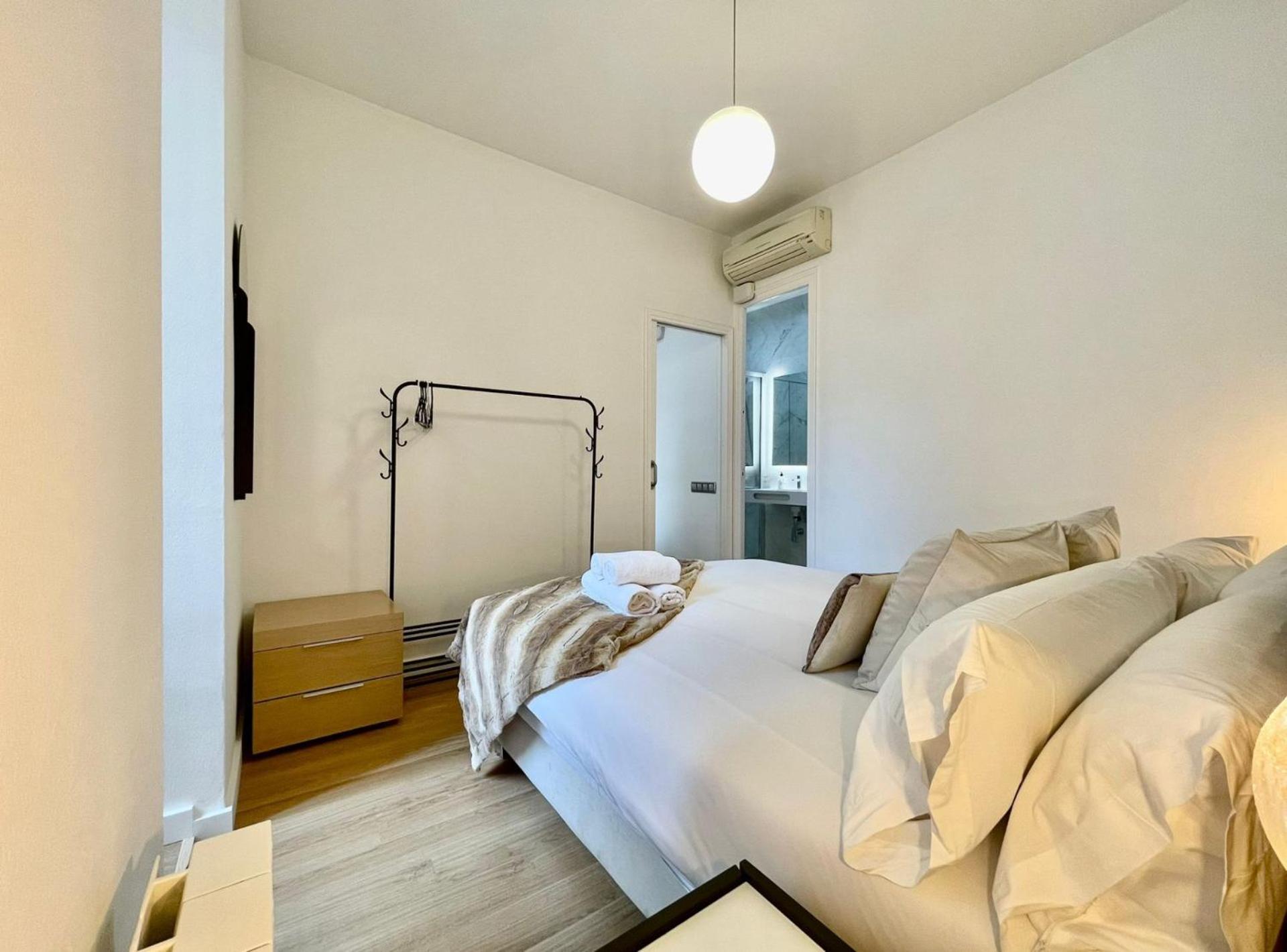The Gaudi Suites II Barcelona Exterior photo