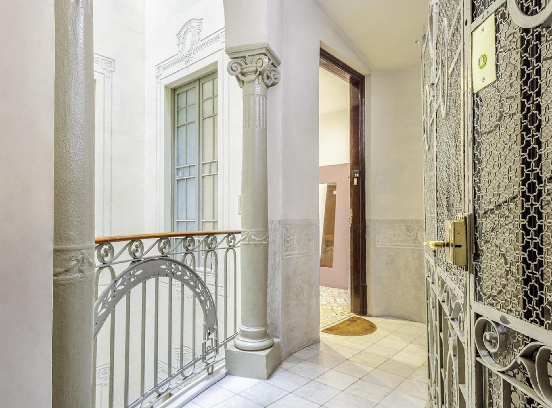 The Gaudi Suites II Barcelona Exterior photo